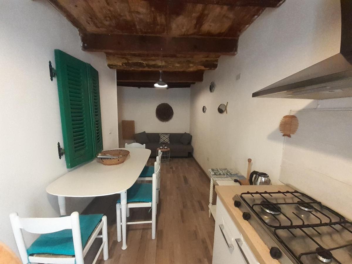 Palauet Cosy Old Town Apartment In Alghero For 1 Person Chambre photo