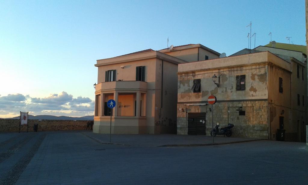 Palauet Cosy Old Town Apartment In Alghero For 1 Person Extérieur photo